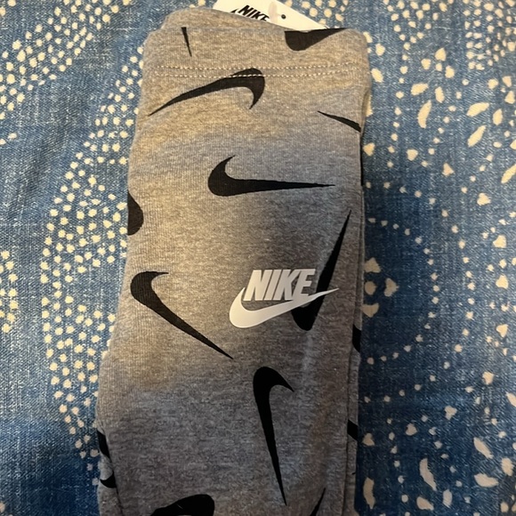 Nike pj pants and hat New with tags . Newborn 3 months . The feet say nike - Picture 2 of 3